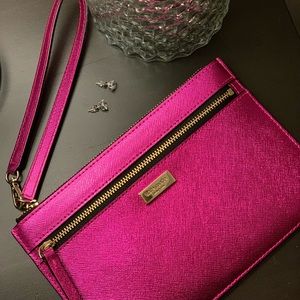 ♠️Kate Spade Pink Metallic Wristlet♠️